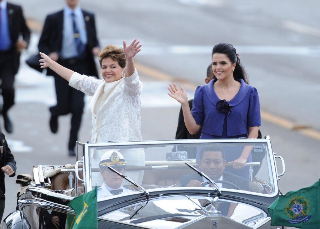 Dilma toma posse em janeiro de 2011 não em companhia de um primeiro-cavalheiro, mas da filha Paula