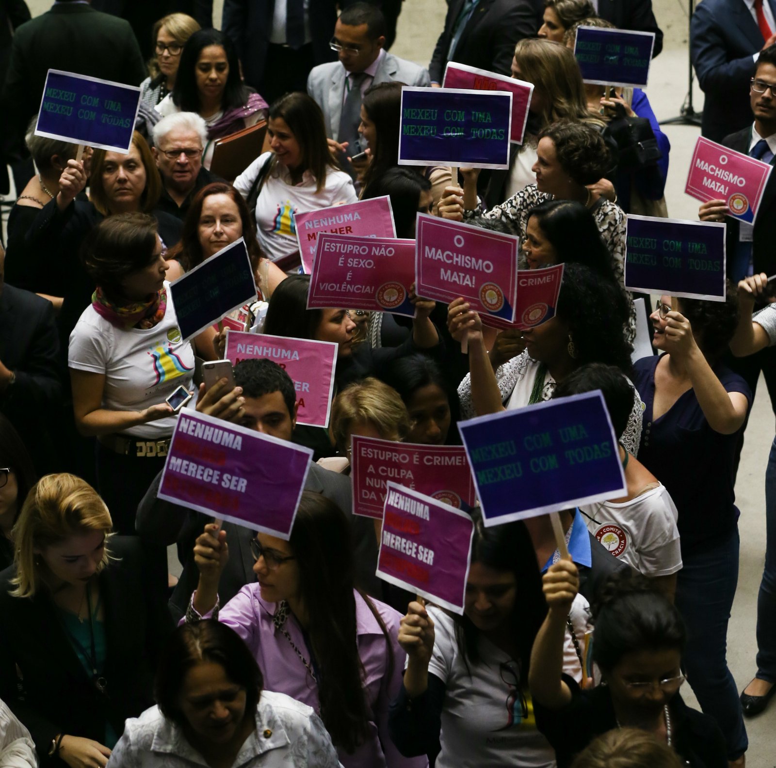 Parlamentares e representantes femininas pedem o fim da cultura do estupro - Foto: Lula Marques/ Agência PT