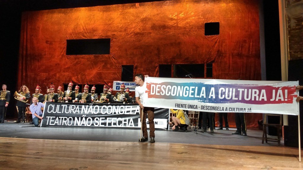 Artistas subiram ao palco do Teatro Municipal na abertura da 4ª MITsp - Fotos: Eduardo Nunomura