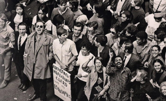 Fala sério, Caetano