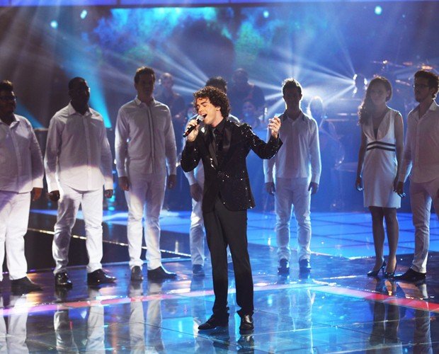 Sam Alves e sua versão bilíngue de "Hallelujah", de Leonard Cohen - Fotos The Voice Brasil/TV Globo