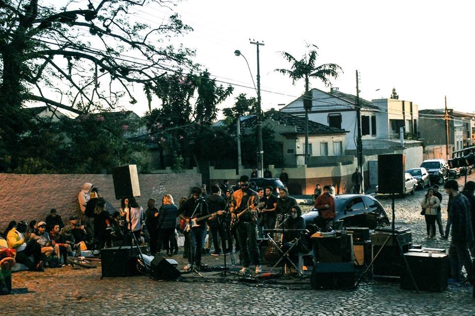 Show dos Molinas y los Cósmicos em Pelotas (RS) - Foto: Facebook - 19-5-2014