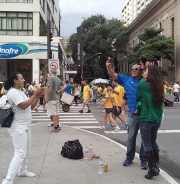 Empresários investigados por fake news investiram em filme bolsonarista