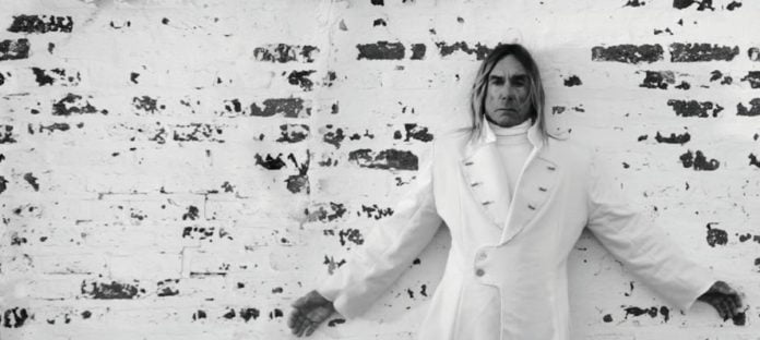A longevidade de Iggy Pop é um prêmio que nem merecemos
