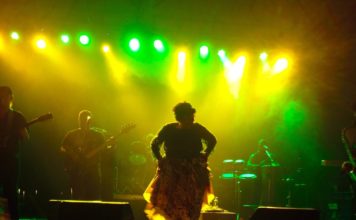 Dona Onete, bem longe da gourmetização do brega