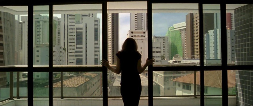 Cena de "O Som ao Redor" (2012), de Kleber Mendonça Filho