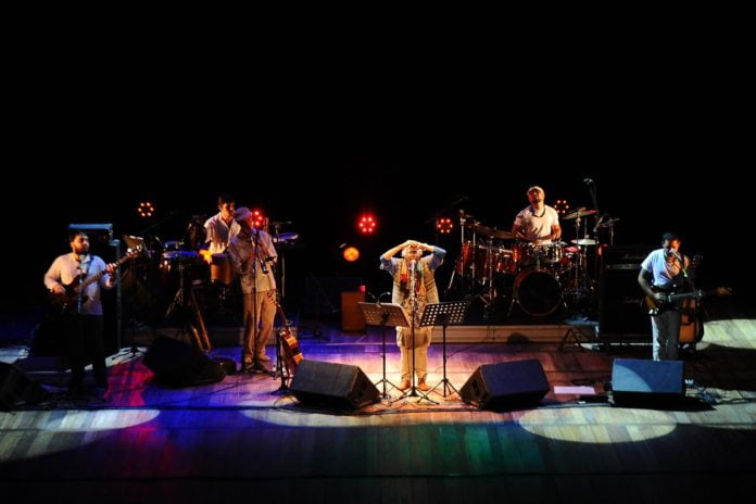 O jogo da asa da bruxa Cátia de França