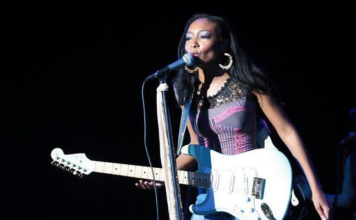 Malina Moye, foxey lady