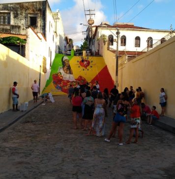Anunciados primeiros investimentos no Programa Nosso Centro Fim de tarde no Beco do Silva. Escadaria tornou-se novo cartão postal de São Luís após intervenção do artista Gil Leros. Foto: Zema Ribeiro