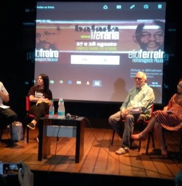 Balada política Da esquerda para a direita, Marcelino Freire, Lívia Viana, Antônio José Medeiros e Lucineide Barros, na mesa de abertura da Balada Literária em Teresina. Foto: Zema Ribeiro