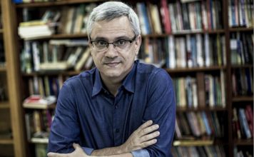 “A História não acabou” O jornalista e escritor Mário Magalhães. Retrato: Daniel Ramalho/ Divulgação