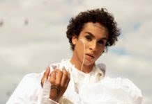 Começa o Mês da Consciência Negra em São Paulo Linn da Quebrada no clipe "Oração"