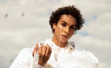 Começa o Mês da Consciência Negra em São Paulo Linn da Quebrada no clipe "Oração"