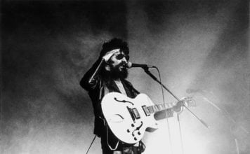 Raul Seixas não se decompôs Raul Seixas em seu último show - Foto Norma Albano