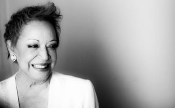 Claudette Soares, 82, canta Silvio Cesar Claudette Soares completa 82 anos