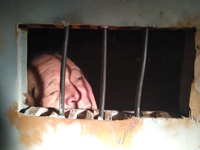 Oito odiados numa noite imunda Cena final da peça Barrela