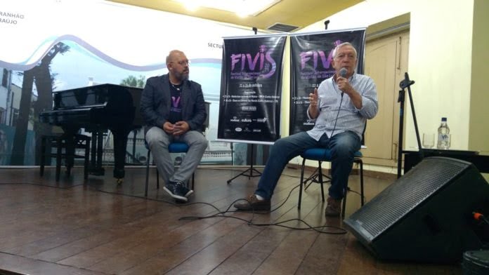 Turíbio e os violões Os violonistas Luiz Jr. Maranhão e Turíbio Santos. Foto: Zema Ribeiro