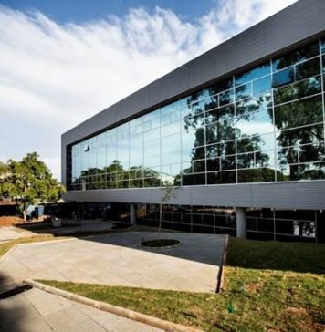 Sesc São Paulo nega capitulação ao conservadorismo Fachada do Sesc Guarulhos, a mais nova unidade da instituição