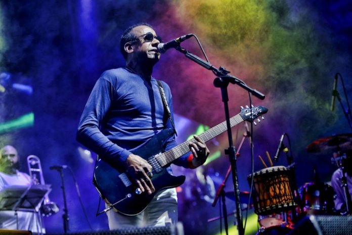 Jorge Ben Jor canta ao ar livre no Dia da Consciência Negra Jorge Ben Jor