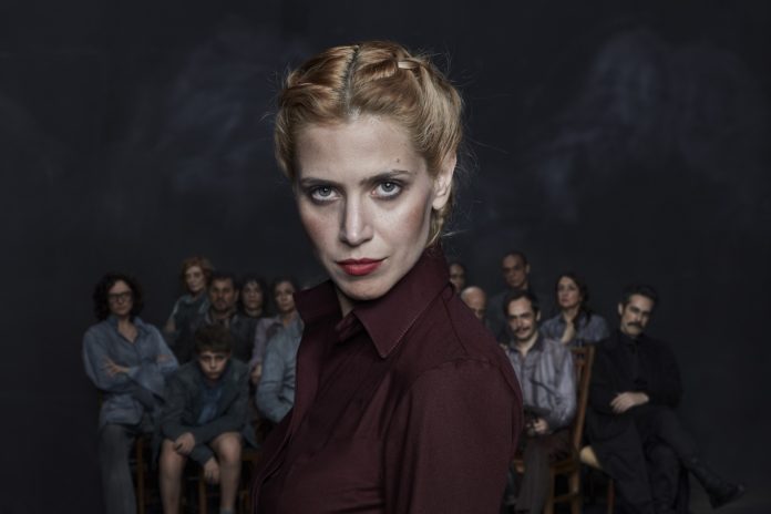 Dogville: o teatro cinematográfico em BH Mel Lisboa é protagonista de Dogville