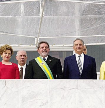 ‘As Políticas da Política’… que desancou em Bolsonaro Posse de Lula, que recebeu a Presidência do antecessor FHC - Foto Marcello Casal Jr./ABr