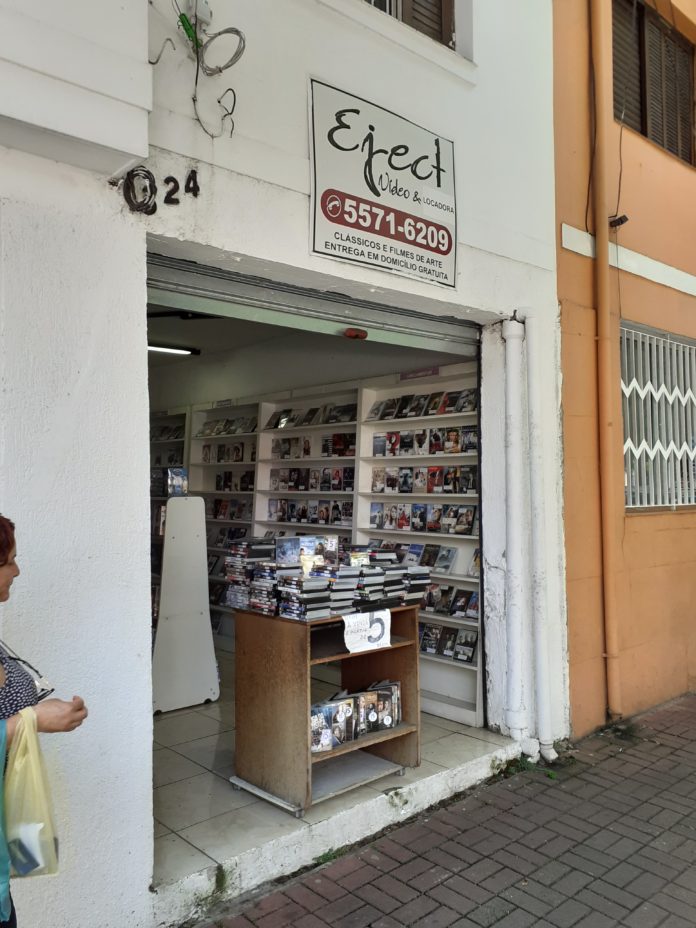 Rebobine, por favor Eject Video & Locadora