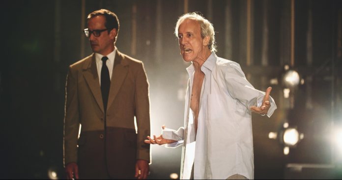 Angels in America: a tragédia em dois tempos Cena de Angels In America