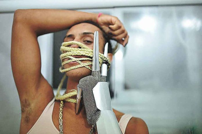 Festival de Berlim no Canal Brasil Bixa Travesty será exibido no Canal Brasil