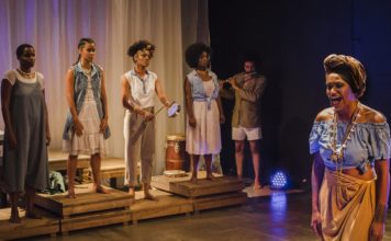 O Cortiço visto pela perspectiva da Bertoleza Foto do espetáculo Bertoleza