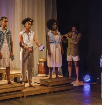 O Cortiço visto pela perspectiva da Bertoleza Foto do espetáculo Bertoleza