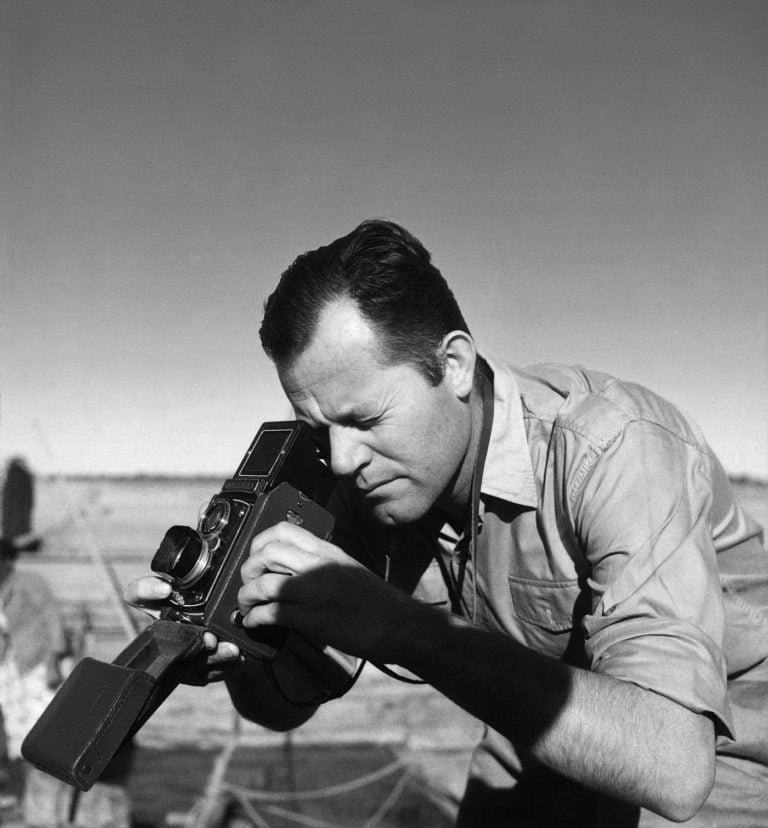 Fotografação. Marcel Gautherot fotografado por Pierre Verger