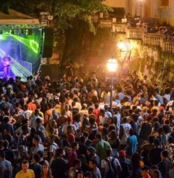 No Maranhão, atividades são suspensas para conter avanço do coronavírus A "massa regueira" se espraia pela Praça do Reggae e ruas da Estrela e de Nazaré, na Praia Grande, na Quinta do Reggae. Foto: Acervo Museu do Reggae
