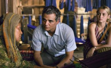 De quando a diplomacia brasileira… Wagner Moura e Ana de Armas na citada cena com a tecelã. Netflix/ Reprodução