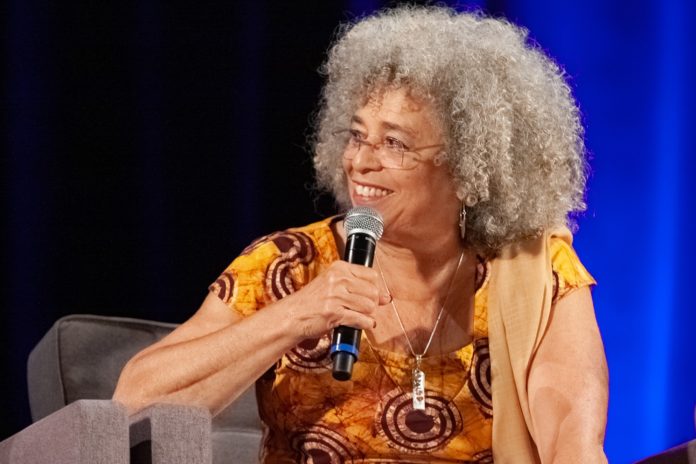 Coleção Pandemia Capital traz reflexões de intelectuais