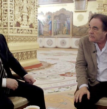 Entrevistas de Putin a Oliver Stone chegam ao Brasil com três anos de atraso Vladimir Putin e Oliver Stone