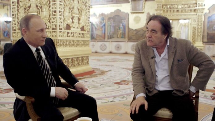 Entrevistas de Putin a Oliver Stone chegam ao Brasil com três anos de atraso Vladimir Putin e Oliver Stone