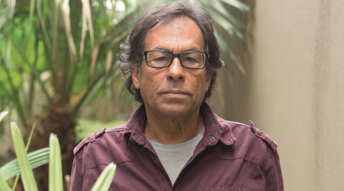 A vida não é útil, mas pode ser, ensina Ailton Krenak Ailton Krenak lança "A vida não é útil"