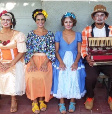 Espetáculo do Xama Teatro integra programação do Arte como Respiro O elenco de "A carroça é nossa". Foto: divulgação