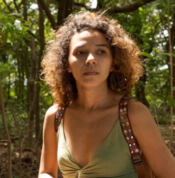 O sagrado de Regiane Araújo contra as cercas da opressão A cantora e compositora Regiane Araújo. Foto: Emanuelle Rebêlo. Divulgação