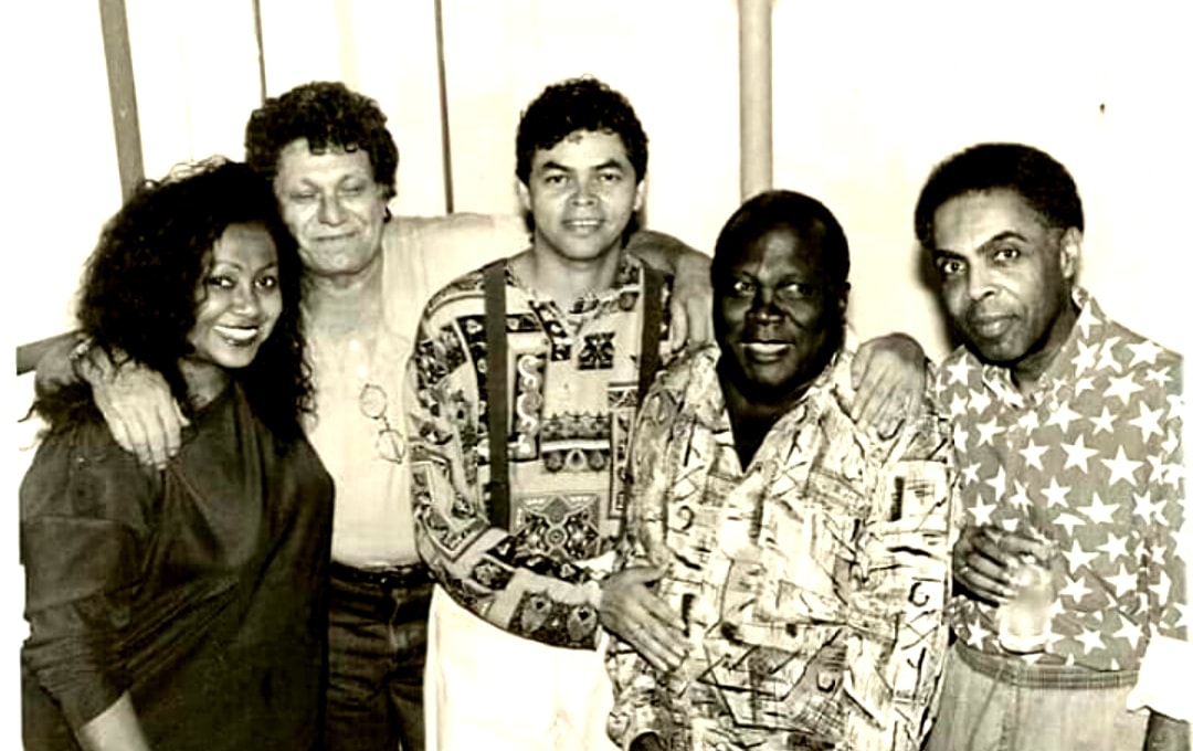 Alcione, Nonato Buzar, Betto Pereira, João do Vale e Gilberto Gil no Circo Voador. Foto: Acervo pessoal do artista
