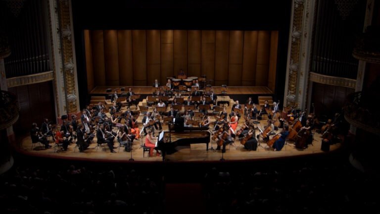 A 3 meses do final da gestão, Prefeitura de SP faz edital milionário para o Theatro Municipal