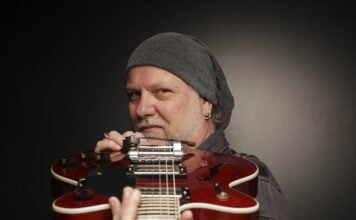 Uma sexta de lançamentos O compositor e multi-instrumentista Tuco Marcondes em foto de Gal Oppido. Divulgação