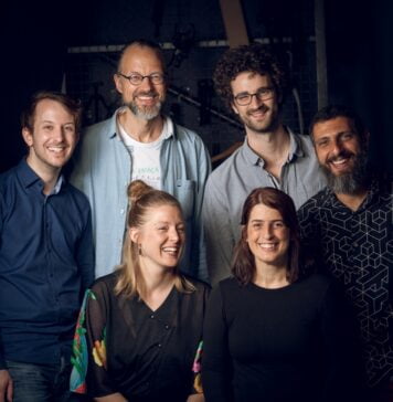 A música poliglota de Mariana Zwarg O Sexteto Universal. Foto: Teemu Mattson