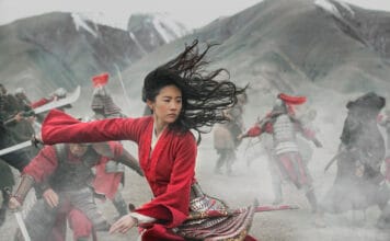 Mulan, a heroína contra-ataca Yifei Liu interpreta Mulan, live-action da Disney - Foto: Jasin Boland/Disney