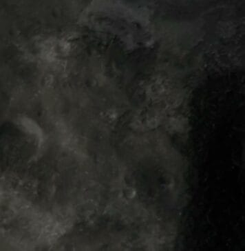 Um salto para a liberdade A cantora Ceumar em frame de "O salto". Reprodução