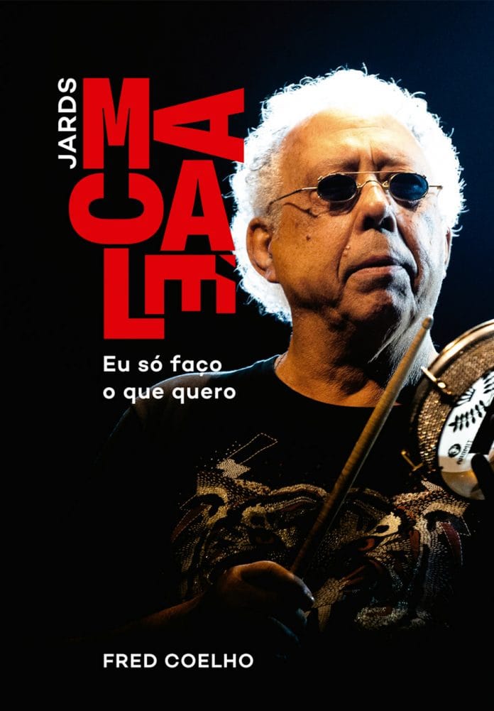 “Ensaio sobre o artista enquanto Macalé”, “imbiografável” Jards Macalé: eu só faço o que quero. Capa. Reprodução