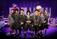 Em formato online “Música de brinquedo 2” marca volta do Pato Fu aos palcos Pato Fu e os bonecos do Giramundo. Foto: Dudi Polonis. Divulgação