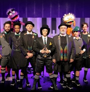 Em formato online “Música de brinquedo 2” marca volta do Pato Fu aos palcos Pato Fu e os bonecos do Giramundo. Foto: Dudi Polonis. Divulgação