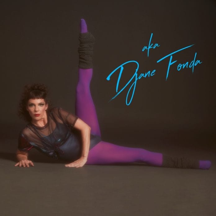 Djane Fonda, a persona eletrônica saudosista de Bárbara Eugênia Hold me now. Capa. Reprodução