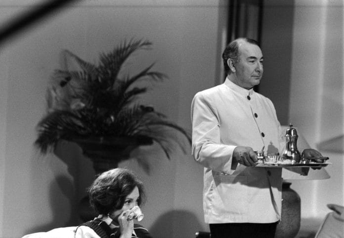 Sérgio Mamberti, o generoso artista Sérgio Mamberti em cena como o mordomo Eugênio, da novela Vale Tudo - Foto Divulgação